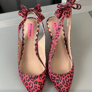 Betsey Johnson “Cadee” Pink Leopard Heels 9.5